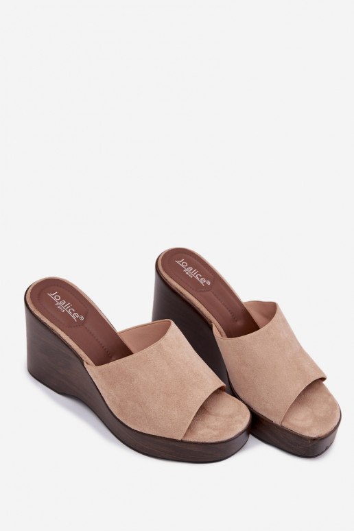 Pantoufles pour femmes Sur un coin beige Ravelia