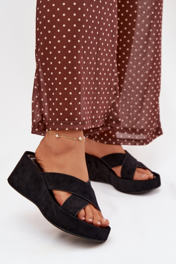 Chaussons pour femmes plateforme en daim synthétique „Calorine“ couleur noire 2
