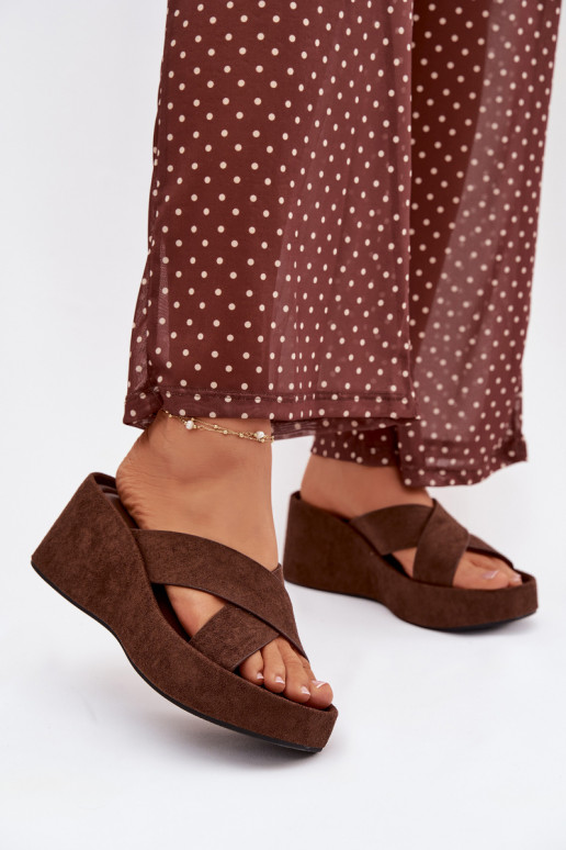 Pantoufles pour femmes Sur un coinen daim écologiqueu CzekoladoÀe Calorine