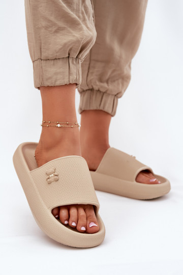 Pantoufles légères Pantoufles pour femmes avec une plateforme Avec l ours Vinceza 75210 beige 2