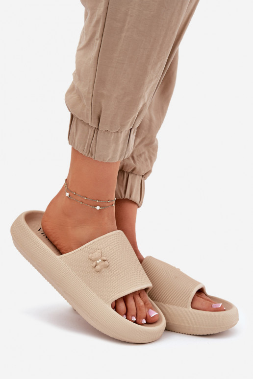 Pantoufles légères Pantoufles pour femmes avec une plateforme Avec l ours Vinceza 75210 beige