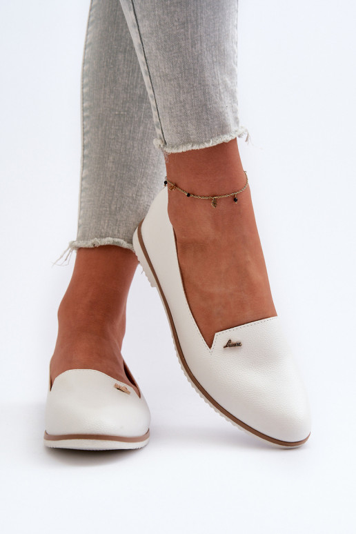 Mocassins avec des talons larges Féminin couleur blanche Enzla
