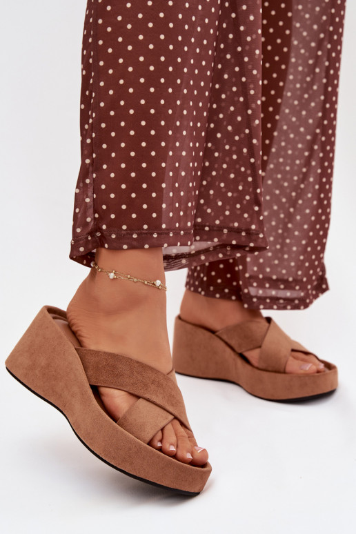 Chaussons pour femmes plateforme en daim synthétique „Calorine“ couleur marron