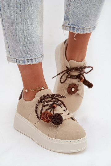 Baskets à plateforme pour femmes Corinna couleur sable avec des pompons décoratifs