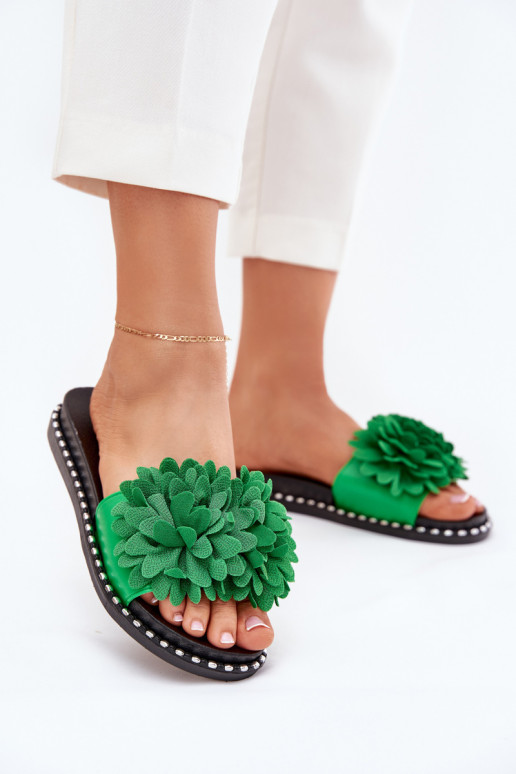 Pantoufles pour femmes Ozdobione avec des motifs florauxami couleur verte Cellanen