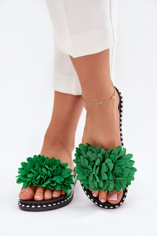 Pantoufles pour femmes Ozdobione avec des motifs florauxami couleur verte Cellanen