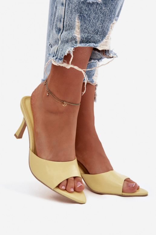 Sandales laquées jaunes à talons Lirissa