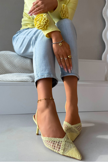 Sandales „Hanelis“ couleur jaune avec éléments ajourés et talons fins 2