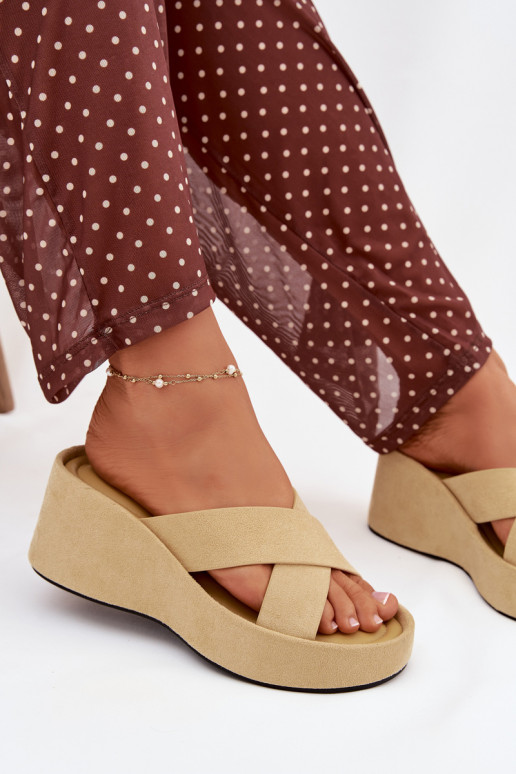 Chaussons pour femmes plateforme en daim synthétique „Calorine“ couleur jaune