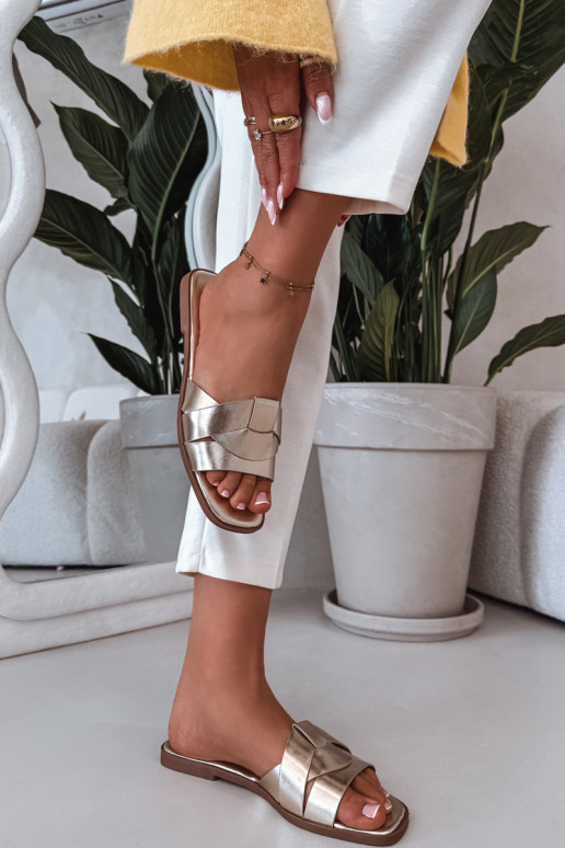 Chaussons Appartement pour femmes avec des bandes couleur dorée Il fautrissae