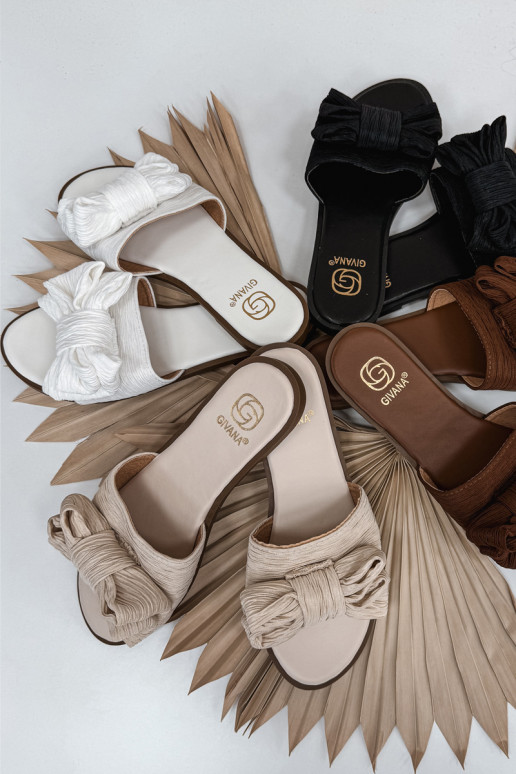 Pantoufles pour femmes avec des talons larges avec des rubans couleur blanche Amivelle