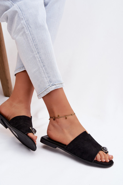 Chaussons Appartement pour femmes Avec des décorations Detalem en daim écologiqueoÀe couleur noire Selavine