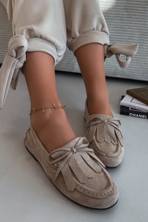 Mocassins pour femmes Glorina couleur sable avec des détails stylés et des franges