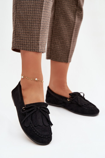 Mocassins pour femmes Glorina noirs avec des détails stylés et des franges