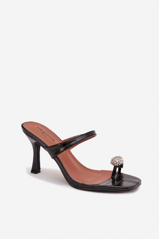 Pantoufles pour femmes avec des talons fins Avec des décorations Detalem couleur noire Lorissa