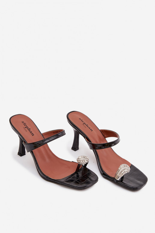 Pantoufles pour femmes avec des talons fins Avec des décorations Detalem couleur noire Lorissa