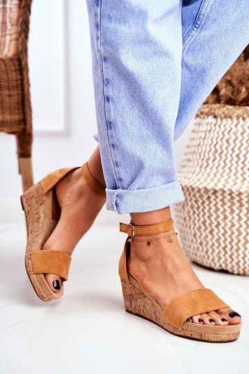 Sandales pour femmes Sur un coin marron Il fautrryMe