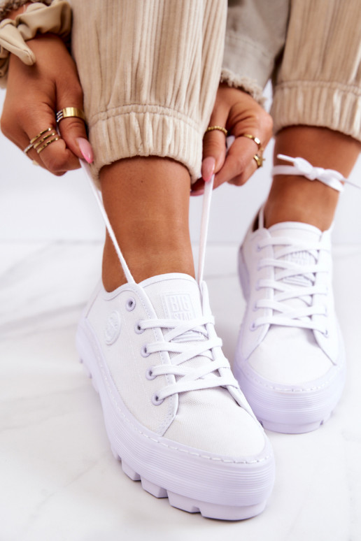 Chaussures de femme avec une plateforme BIG STAR JJ274488 couleur blanche