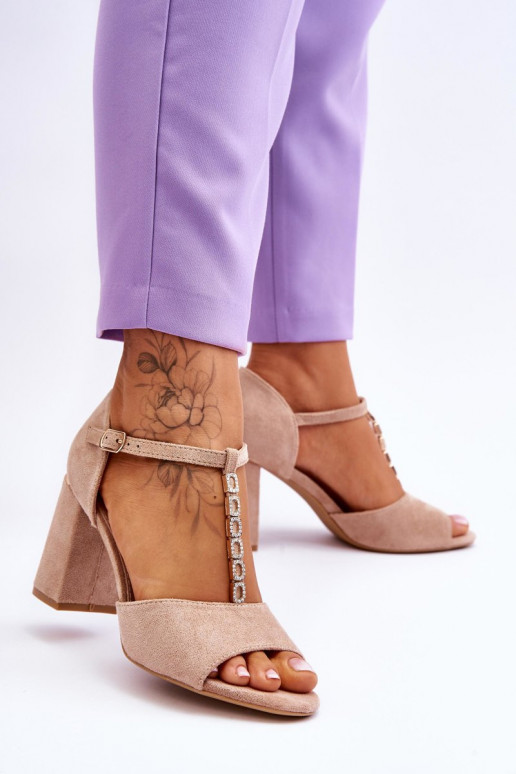 Talons hauts élégants en daim avec des yeux qui clignotent beige Aniya