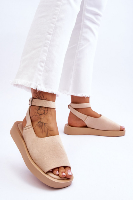 Sandales confortables pour femmes avec une plateforme beige Rubie