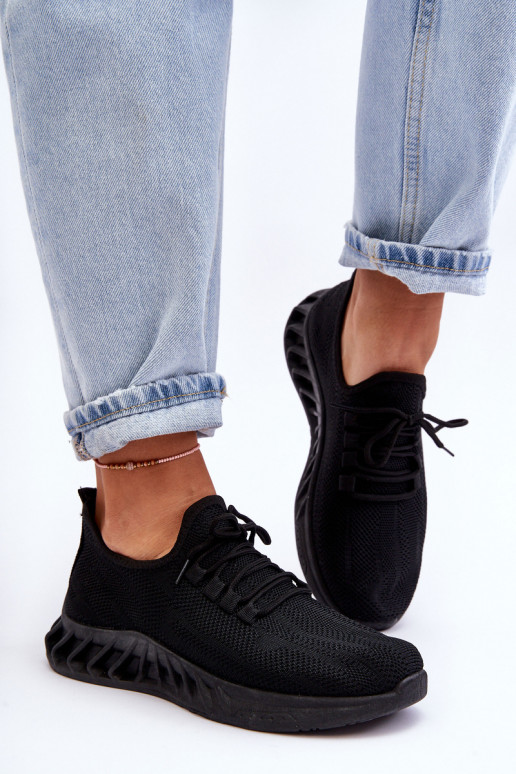 Féminin Un modèle convaincant  Chaussures modèle baskets couleur noire Venett