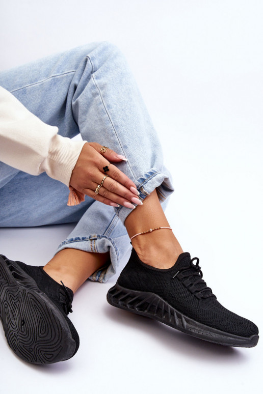 Féminin Un modèle convaincant  Chaussures modèle baskets couleur noire Venett