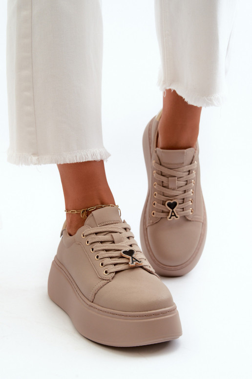 Féminin Peau Chaussures modèle baskets avec une plateforme beige Vinceza 66700