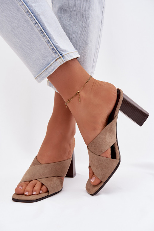 Pantoufles pour femmes avec des talons beige Denessa