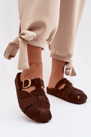 Mules pour femmes avec des bandes et des boucles dorées couleur chocolat Ganelle