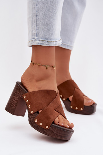 Mules pour femmes avec talons et épingles dorées couleur marron Nerelle