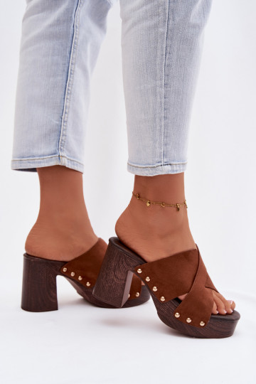 Mules pour femmes avec talons et épingles dorées couleur marron Nerelle 2
