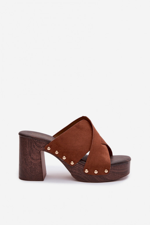 Pantoufles pour femmes avec des talons Ze couleur doréemi Goujons marron Nerelle