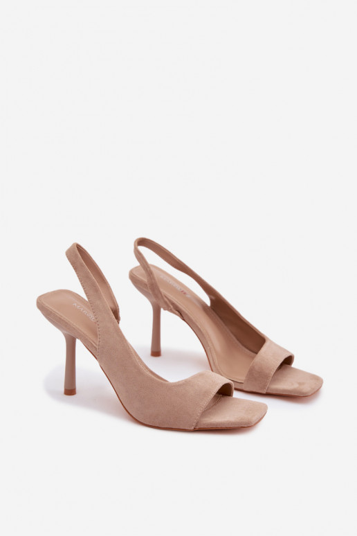 Sandales pour femmes avec des talons finsen daim écologiqueu beige Calvoria