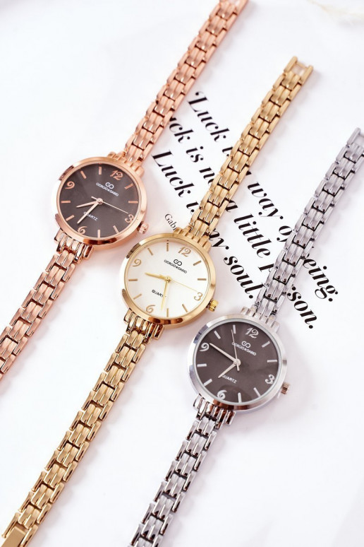 Montre Sur le bracelet Giorgio&Dario couleur dorée