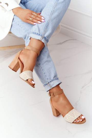 des sandales Avec tresse avec des talons brun clair Honeymoon 2