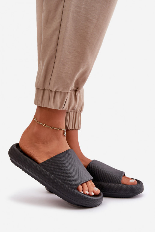 Féminin Chaussons légers en mousse Sur une semelle épaisse couleur noire Querceria