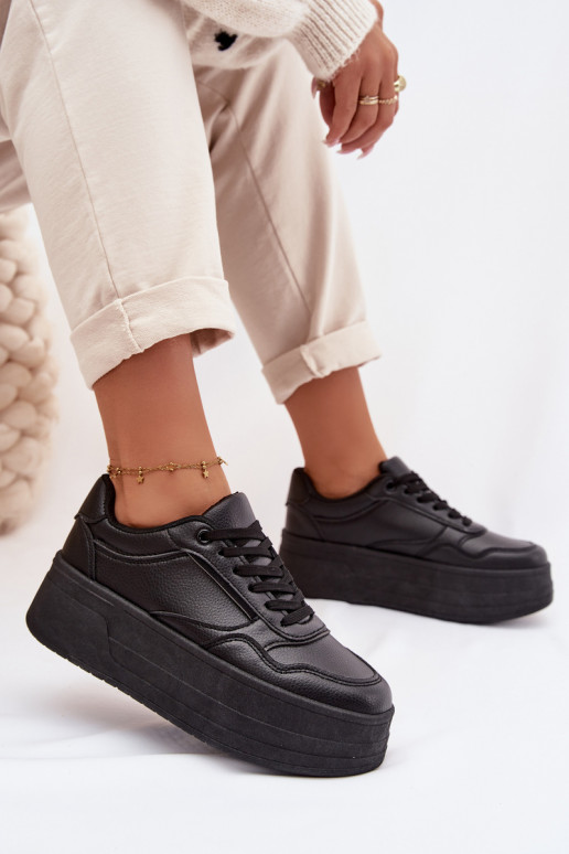 Chaussures modèle baskets Féminin avec une plateforme couleur noire Feressa