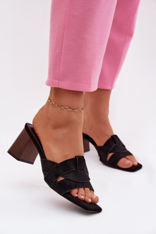 Pantoufles pour femmes avec talons et bandes en daim, couleur noire, Corivelle