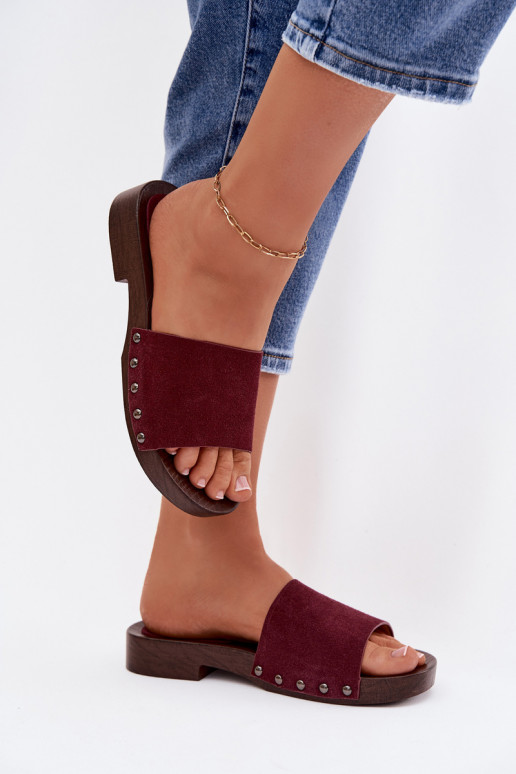 Pantoufles pour femmes avec des rivets avec des talons larges Bourgogne Amelvessa