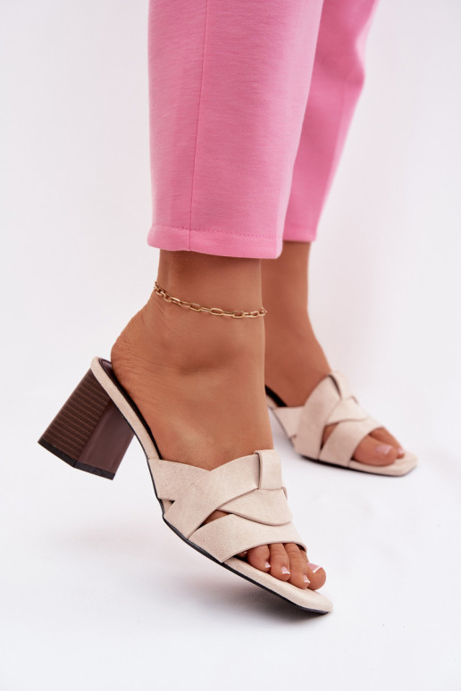 Pantoufles pour femmes avec des talons avec des bandes en daim écologiqueoÀe beige Corivelle