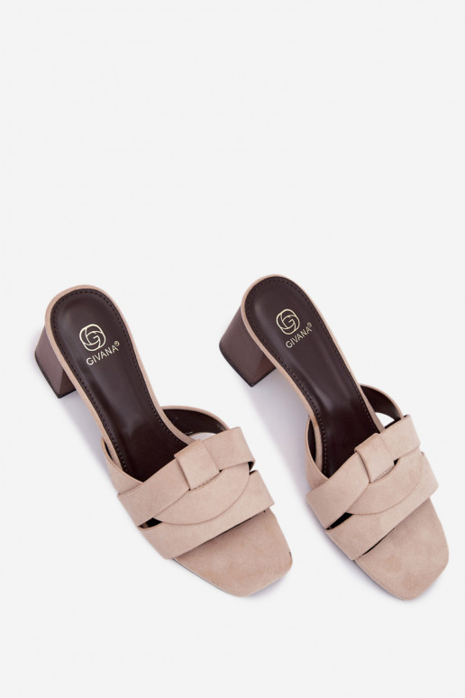 Pantoufles pour femmes avec des talons avec des bandes en daim écologiqueoÀe beige Corivelle