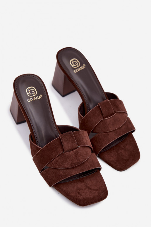 Pantoufles pour femmes avec des talons avec des bandes en daim écologiqueoÀe CzekoladoÀe Corivelle