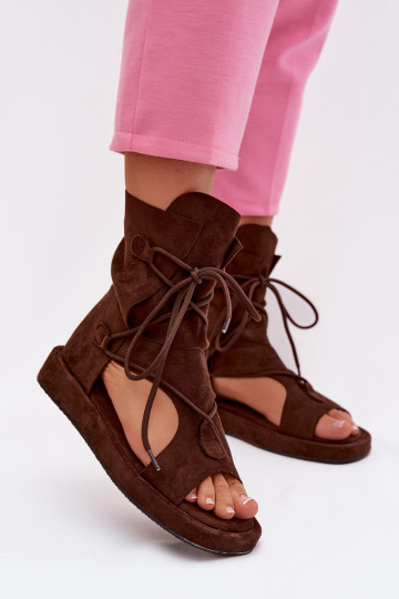 Sandales en daim artificiel pour femmes avec une tige et des lacets couleur chocolat Ferlisse