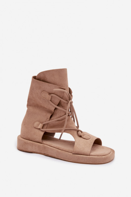 Sandales pour femmes en daim écologiqueoÀe avec une botte I DANSiązaniem beige Ferlisse