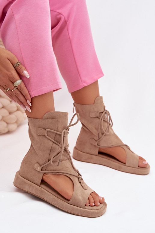 Sandales pour femmes en daim écologiqueoÀe avec une botte I DANSiązaniem beige Ferlisse