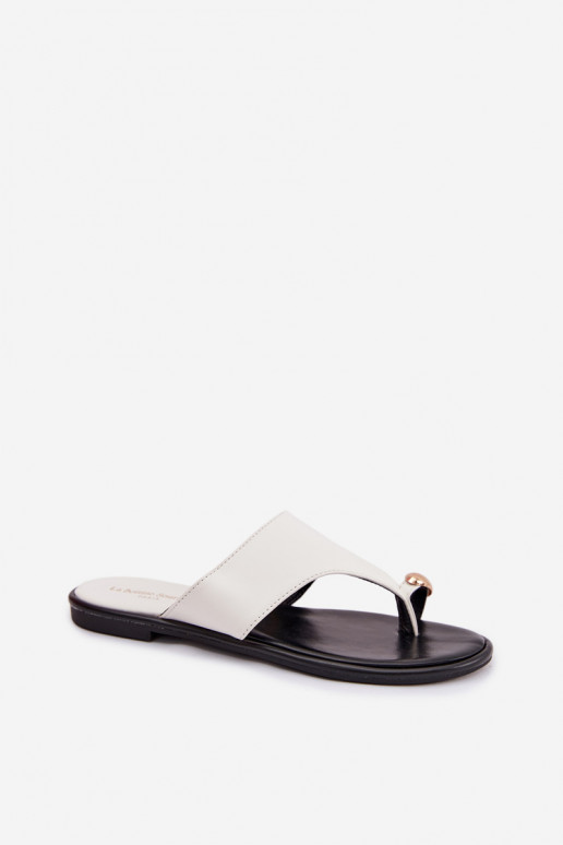 Chaussons Appartement pour femmes Eko Peau Ze couleur doréem Detalem couleur blanche Lavessa