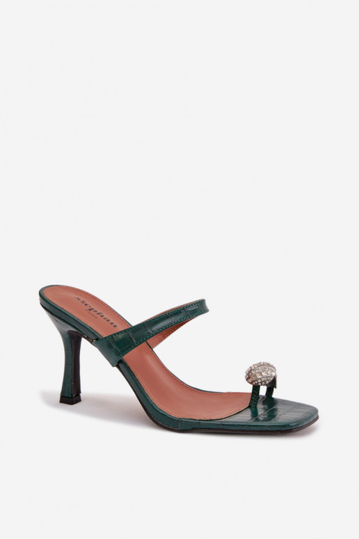 Chaussons pour femmes couleur vert bouteille avec talons fins et détails ornés Lorissa