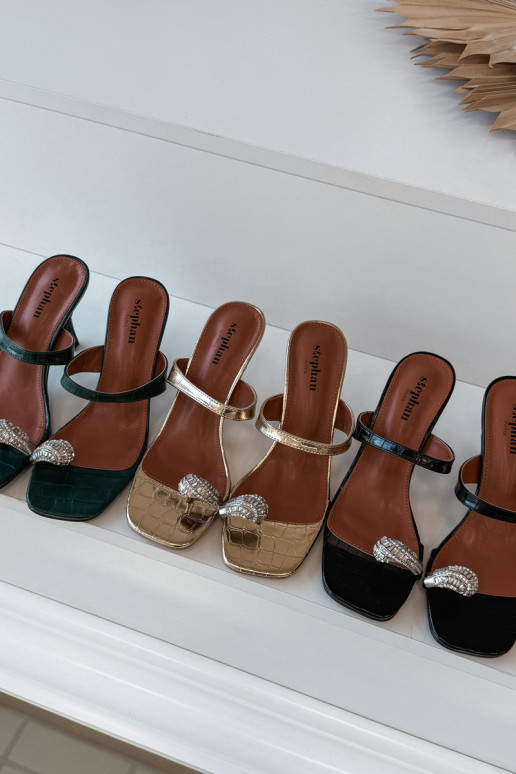 Chaussons pour femmes couleur vert bouteille avec talons fins et détails ornés Lorissa