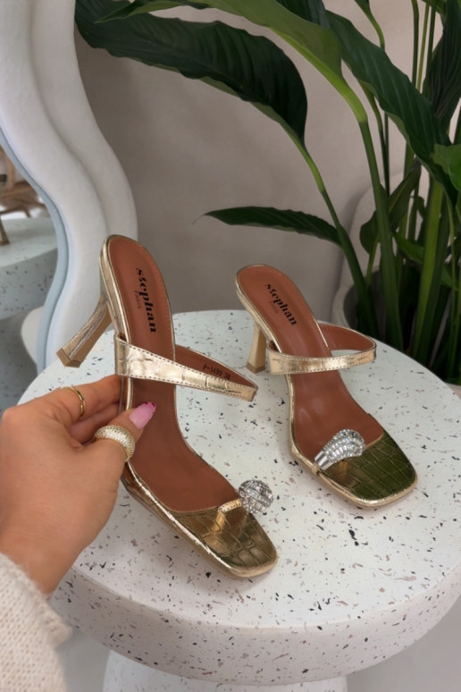 Chaussons pour femmes couleur dorée avec talons fins et détails ornés Lorissa