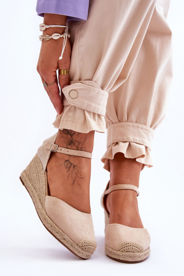 en daim des sandales espadrilles Sur un coin beige Cammer